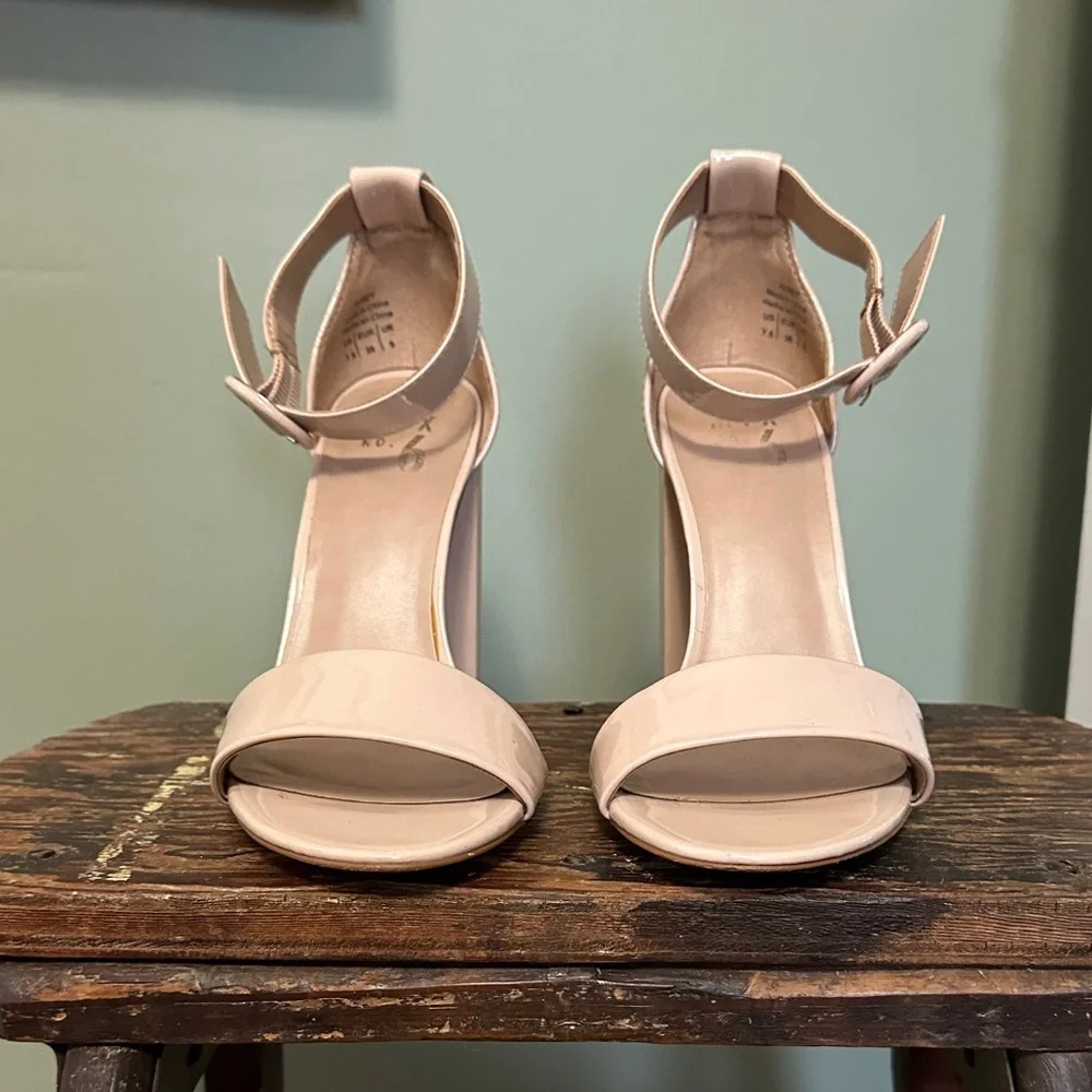MIX No. 6 Avrey Nude Patent Leather Block Heel Sandals